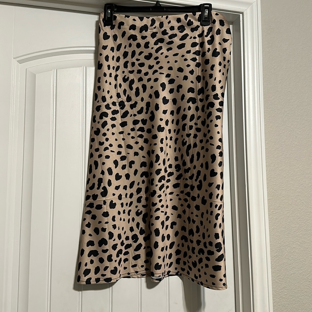 Super fun cheetah long skirt